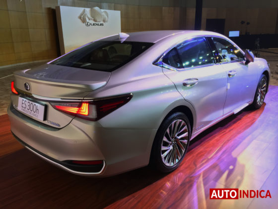 Lexus ES 300h luxury sedan