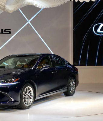 New generation Lexus ES300h