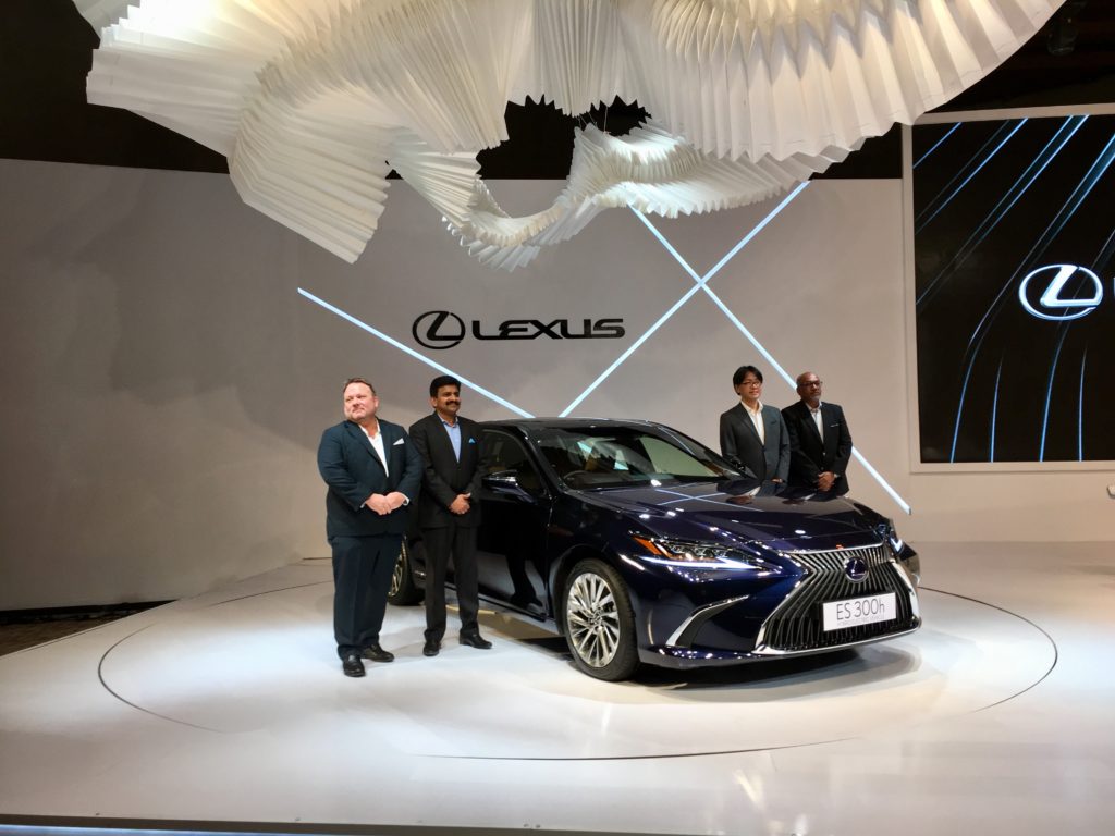 New generation Lexus ES300h