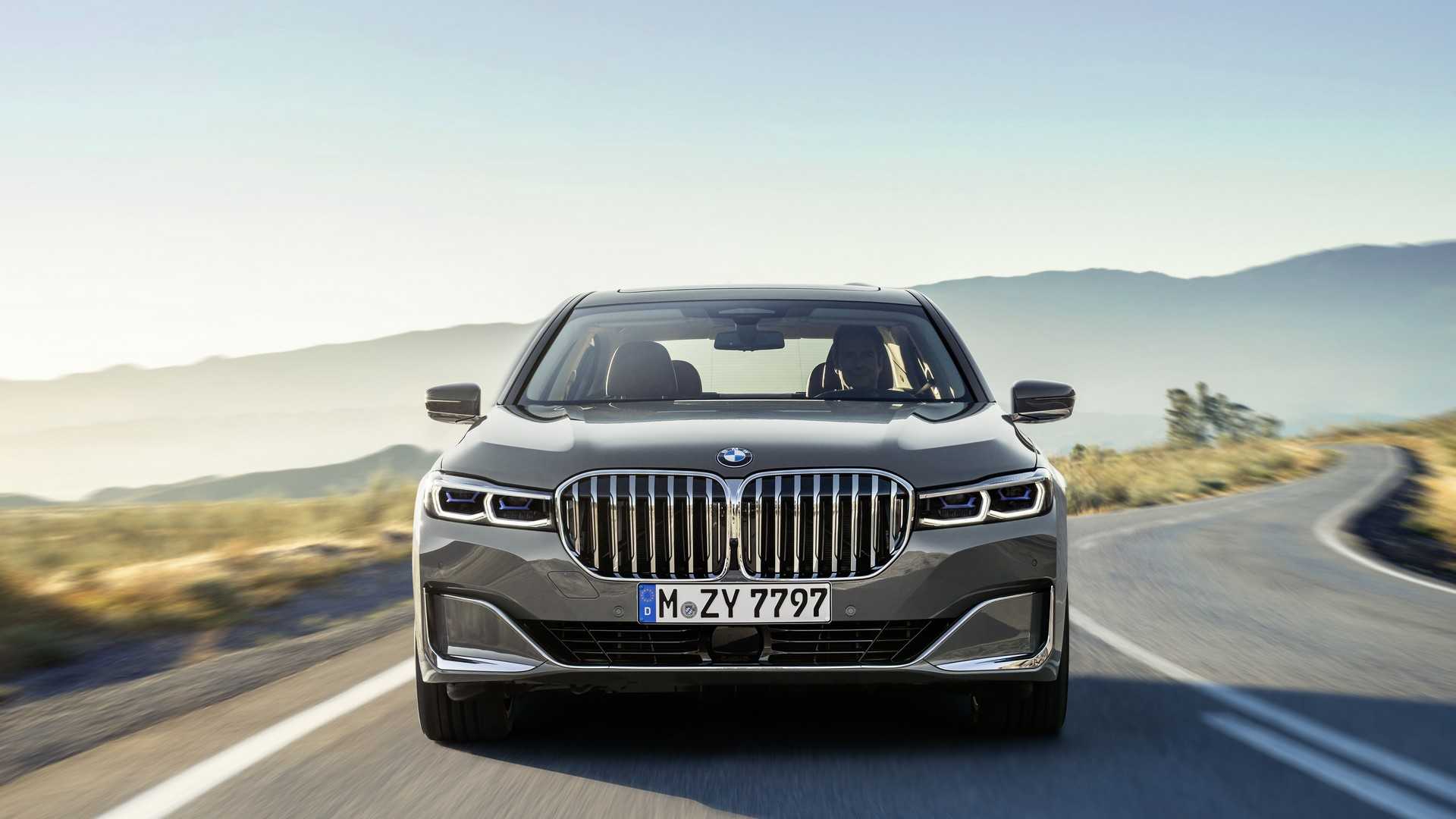 New Bmw 7 Series Looks Like A Bmw X7 In Sedan Guise