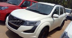 Mahindra XUV500 W3