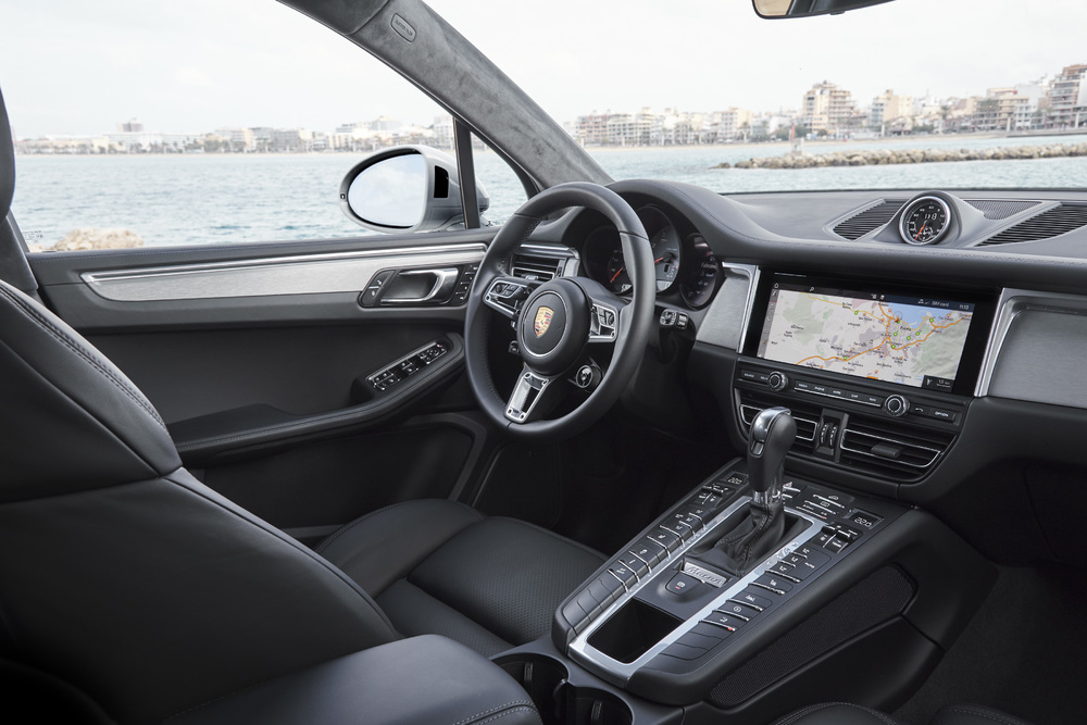 Porsche Macan interior autoindica