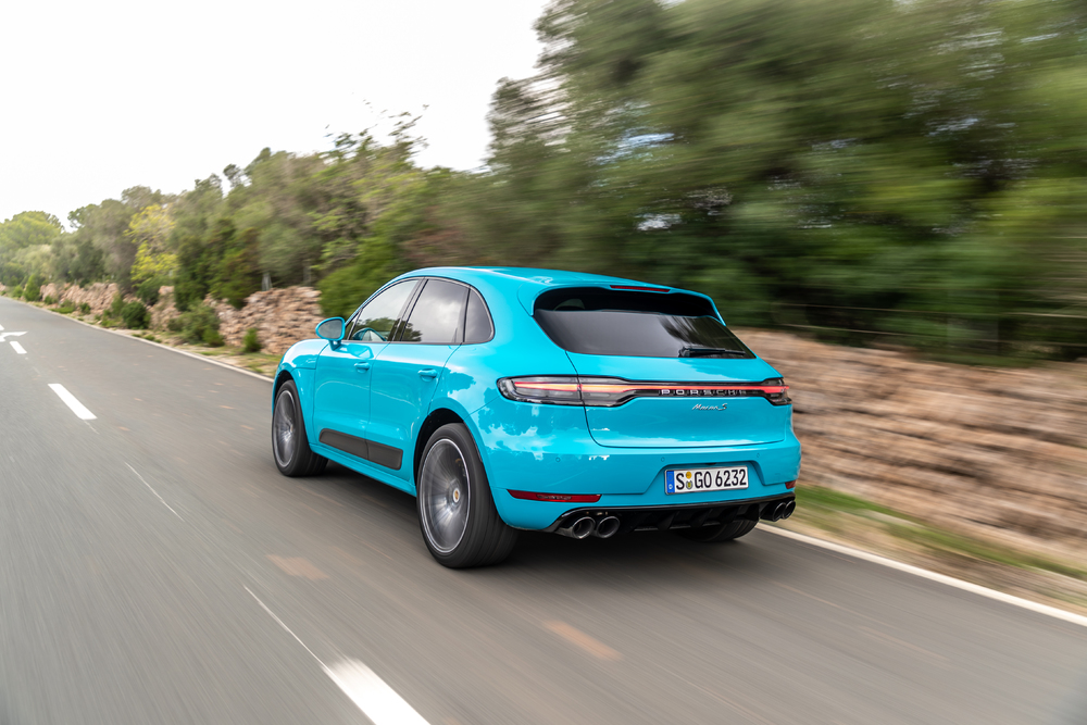 porsche macan rear tracking autoindica