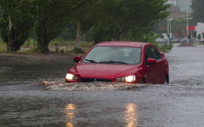 driving in flood water bow wave autoindica