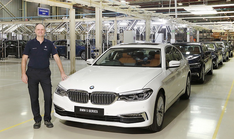 Mr. Thomas Dose, MD, BMW Plant Chennai with the BS VI diesel BMW 5 Series AutoIndica