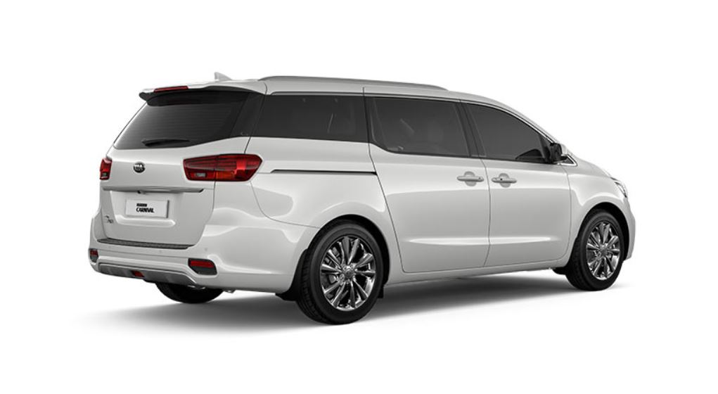 Kia Carnival rear quarter AutoIndica